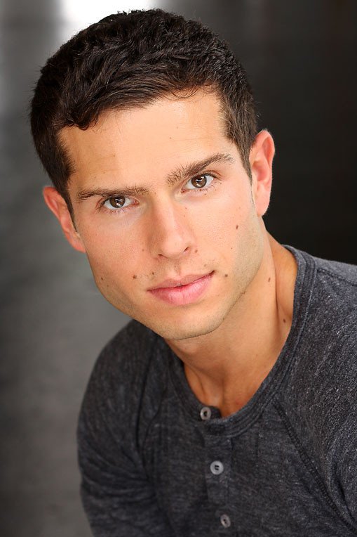 Фото - Гейб Беньод: 509x764 / 63 Кб