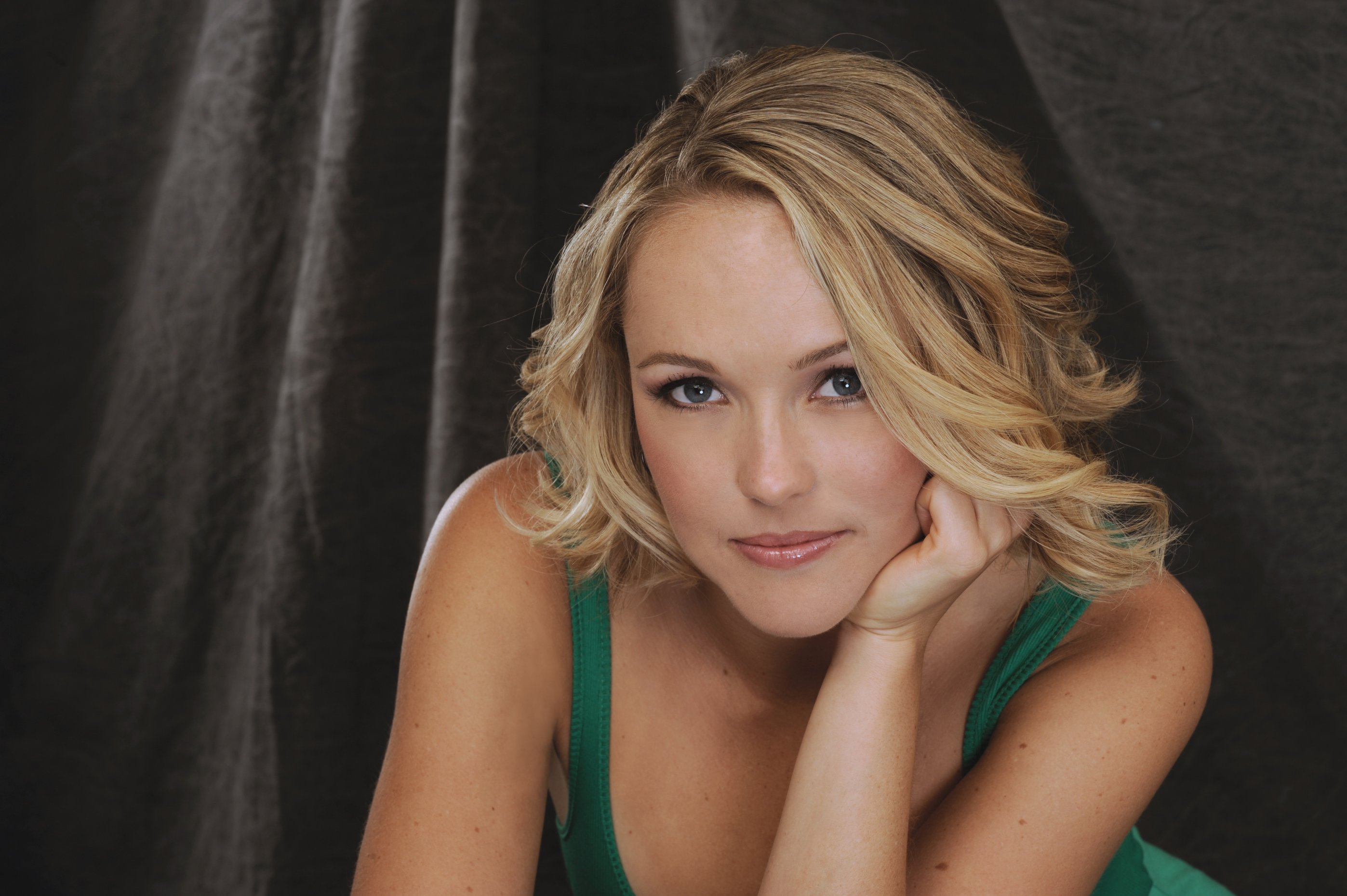 Фото - Брайан Монкриф: 2795x1860 / 464 Кб