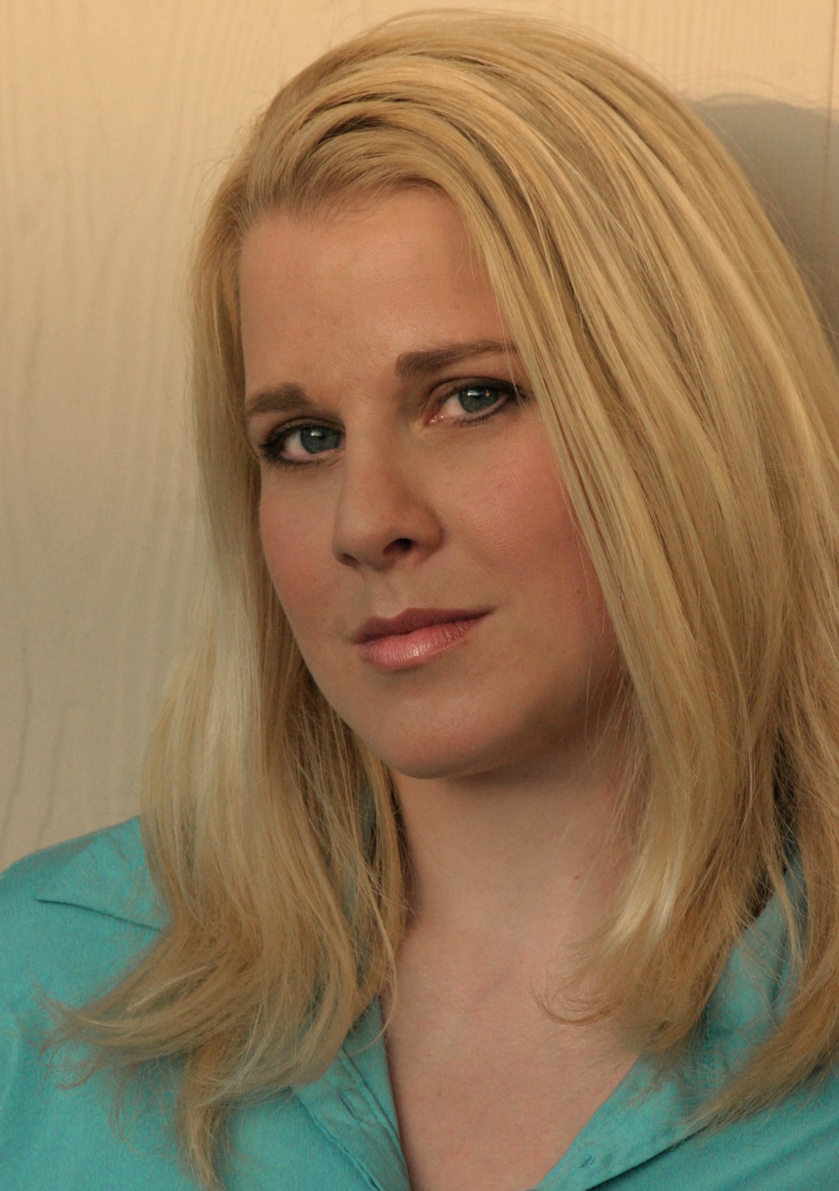 Фото - Дженнифер Бессер: 1208x1714 / 282 Кб