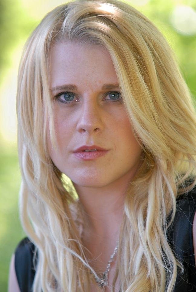 Фото - Дженнифер Бессер: 648x968 / 93 Кб