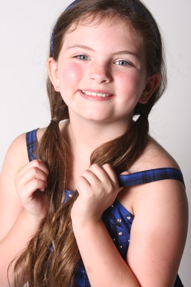 Фото - Саманта Шума: 640x960 / 81 Кб