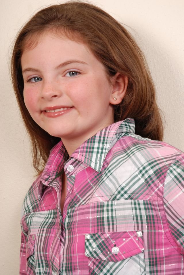 Фото - Саманта Шума: 640x956 / 116 Кб