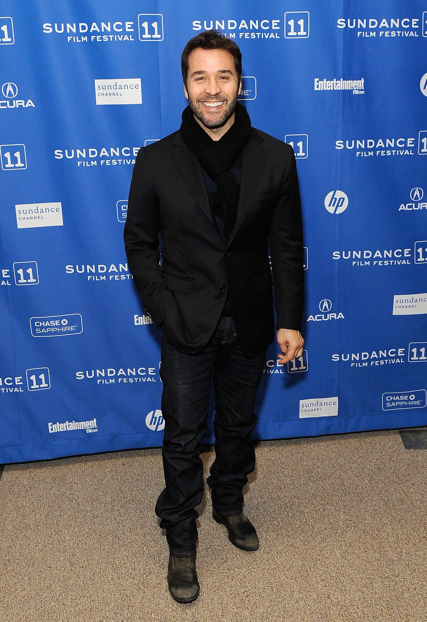 Фото - Джереми Пивен: 1406x2048 / 750 Кб