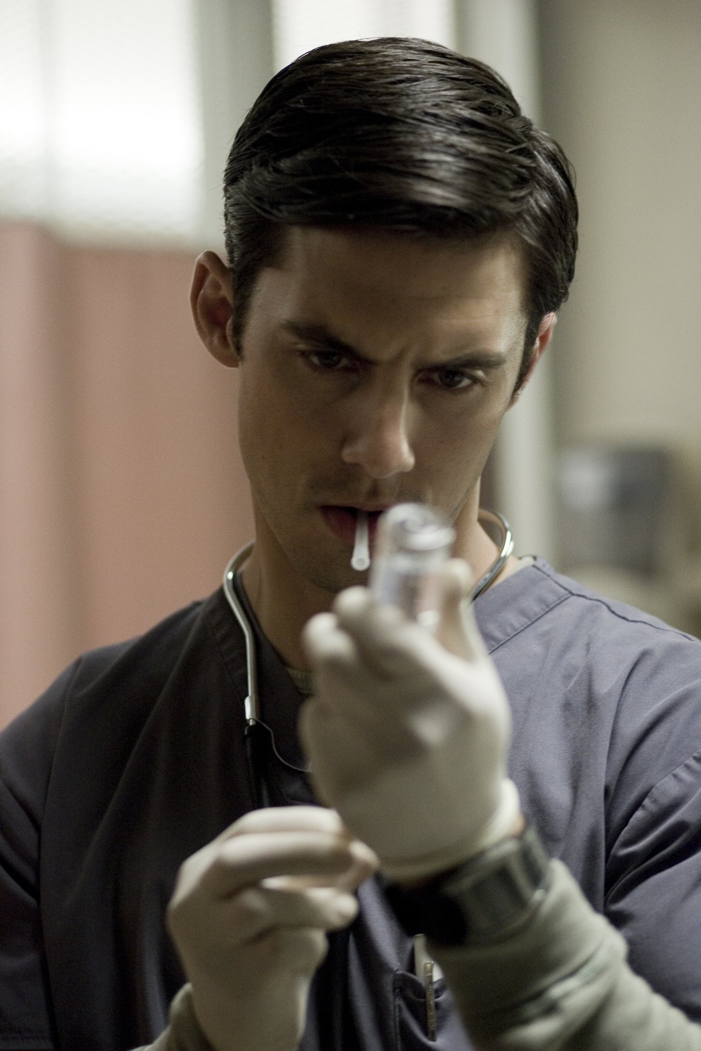 Фото - Майло Вентимилья: 1366x2048 / 376 Кб