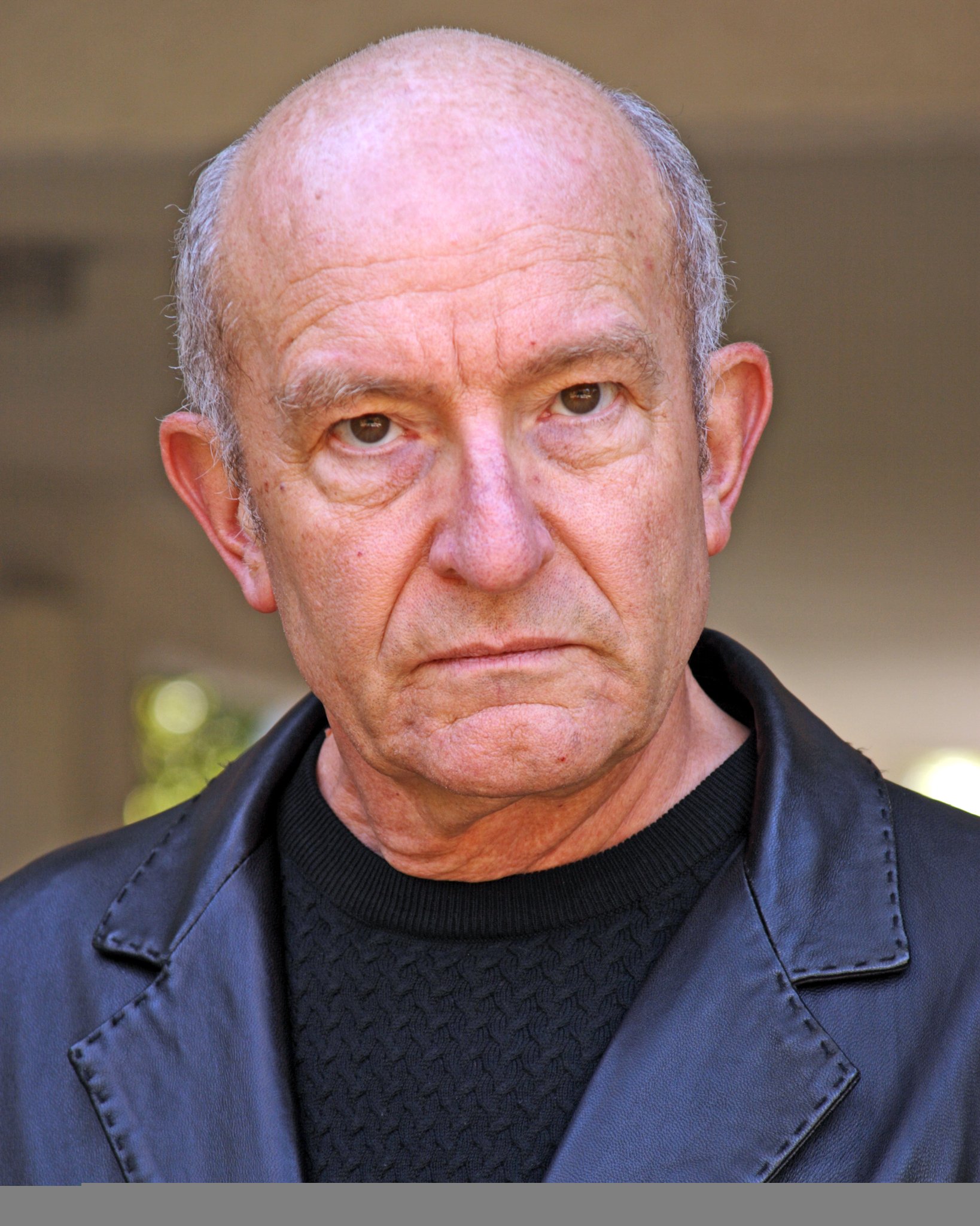 Фото - Том Тон : 1638x2048 / 462 Кб