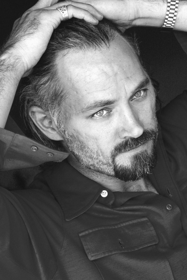 Фото - Дэвид Мюнье: 600x900 / 86 Кб