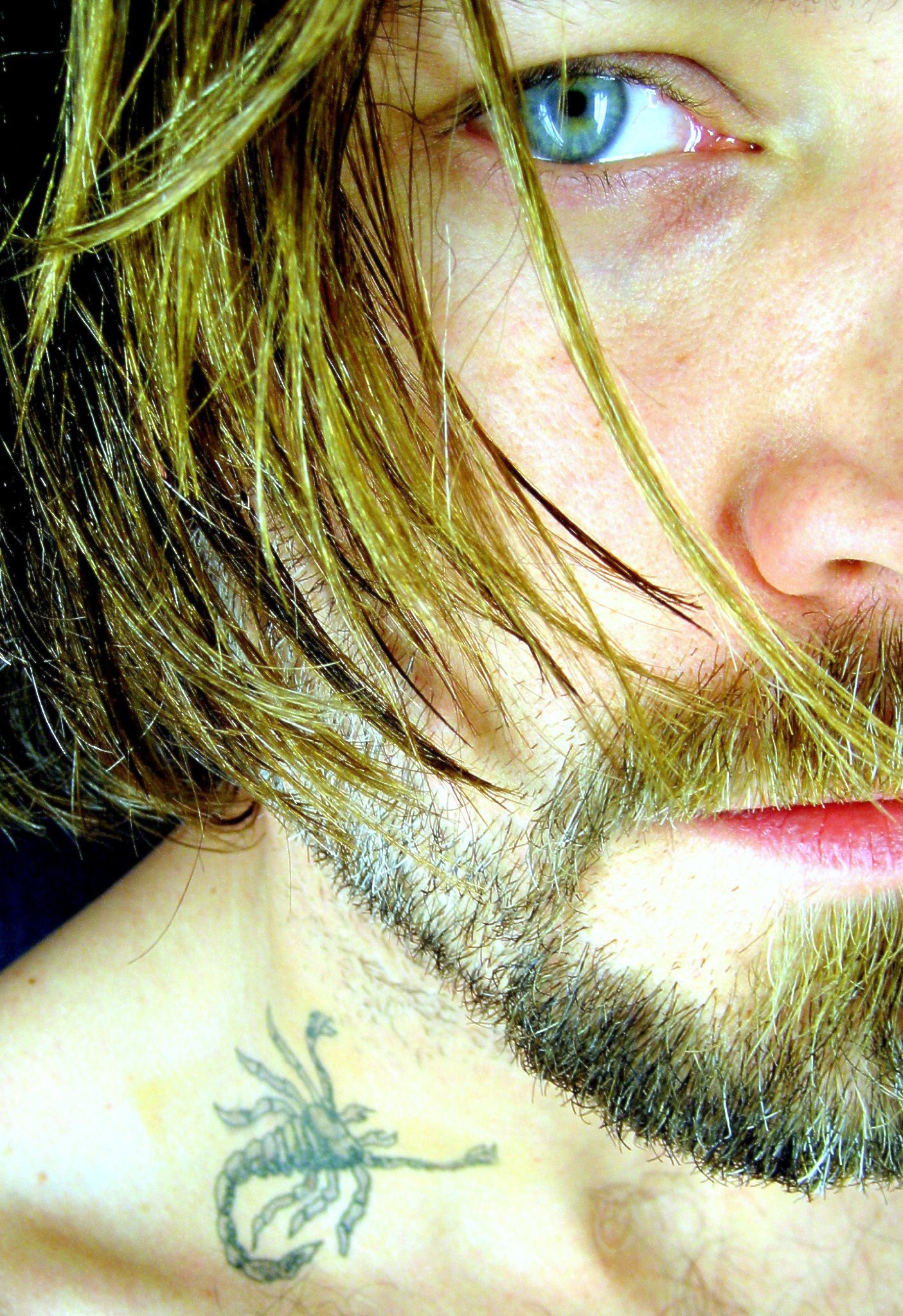 Фото - Дэвид Мюнье: 1405x2048 / 726 Кб