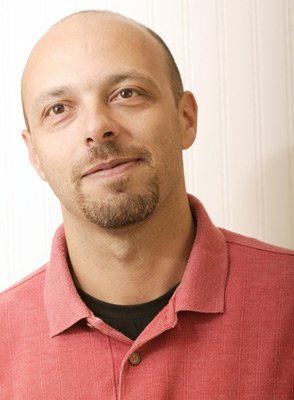 Фото - Жозе Падилья: 294x400 / 21 Кб