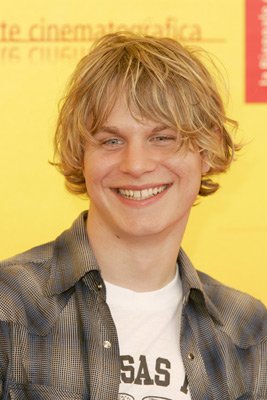 Фото - Брэйди Корбет: 267x400 / 25 Кб