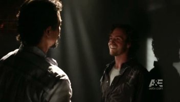 Фото - Джейми Томас Кинг: 352x199 / 9 Кб