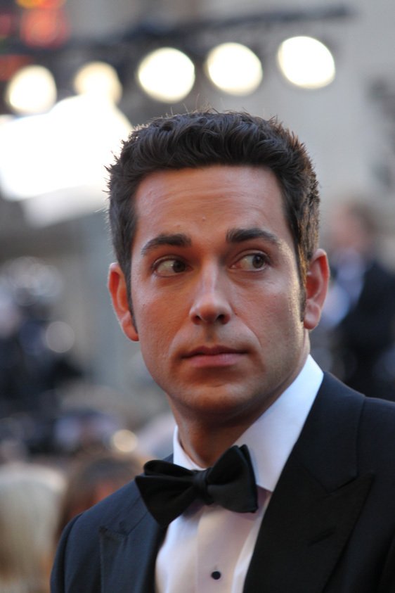 Фото - Закари Ливай: 562x843 / 53 Кб