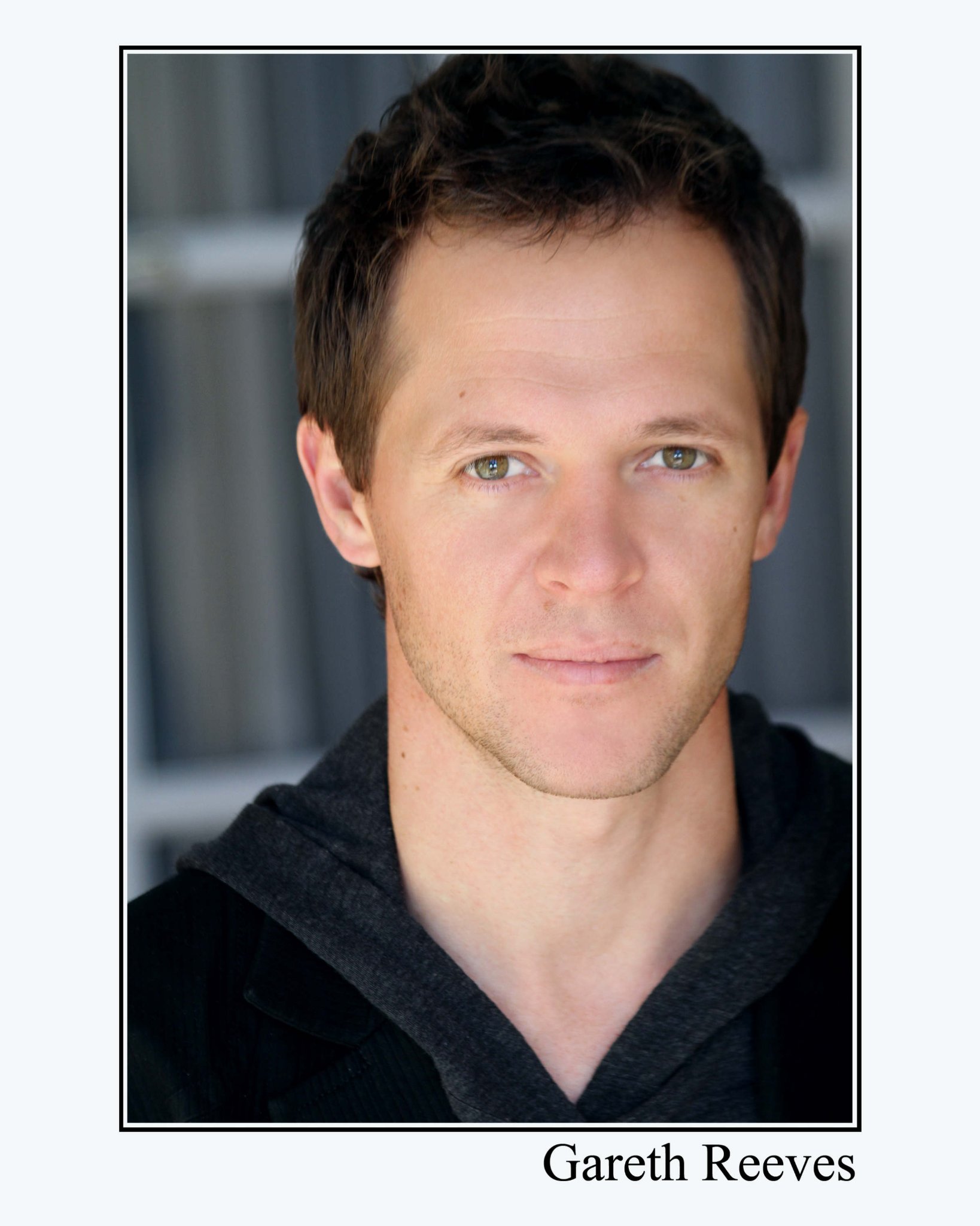 Фото - Гарет Ривз: 1638x2048 / 251 Кб