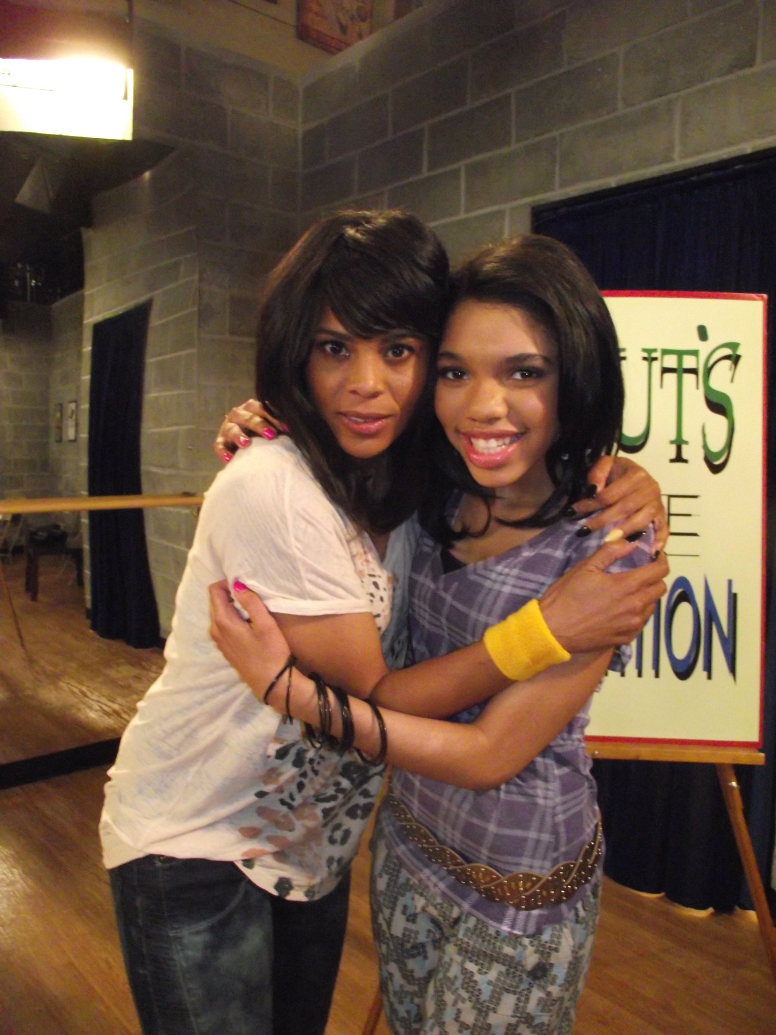 Фото - Тила Данн: 1536x2048 / 378 Кб