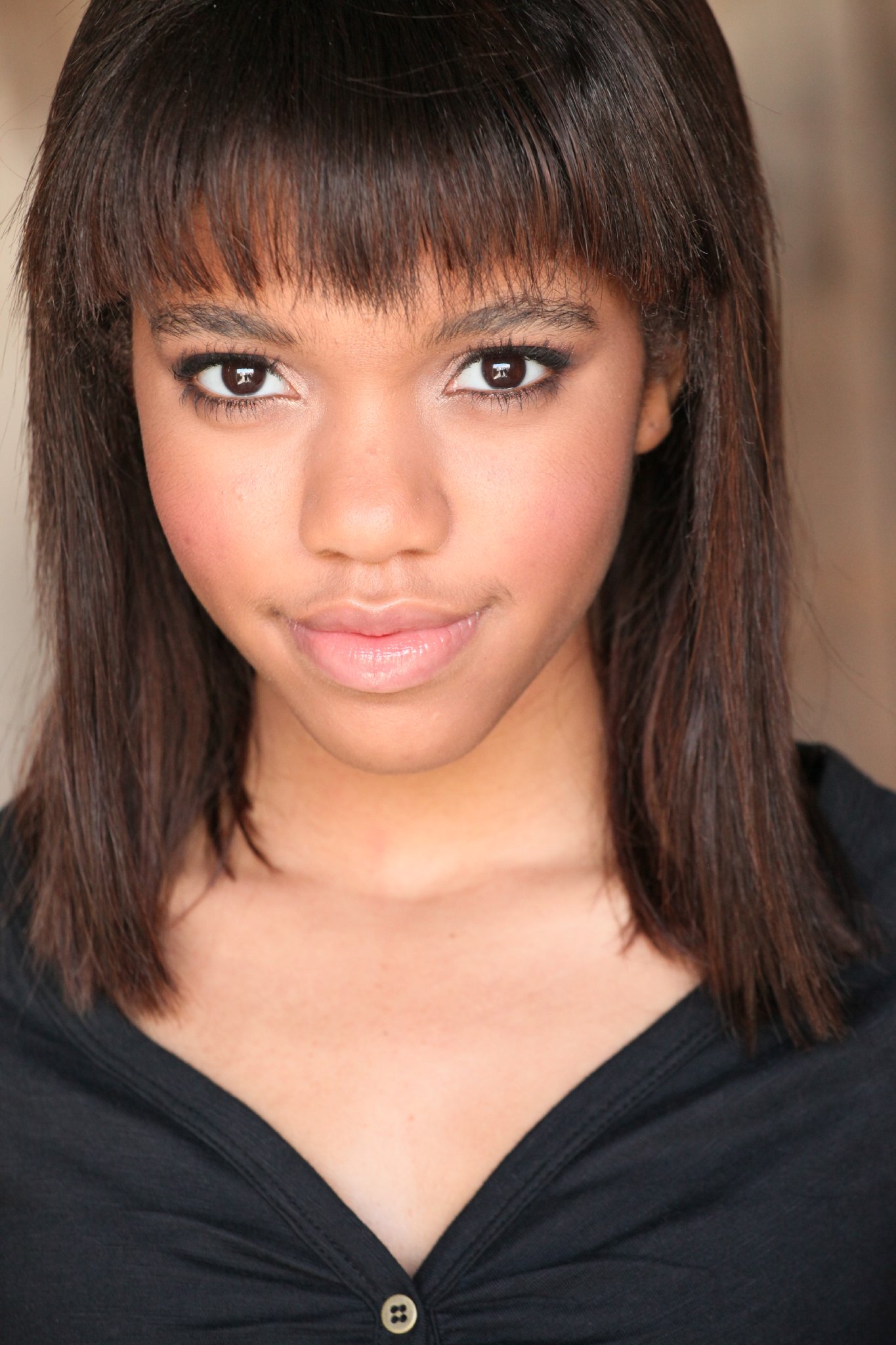 Фото - Тила Данн: 1365x2048 / 325 Кб