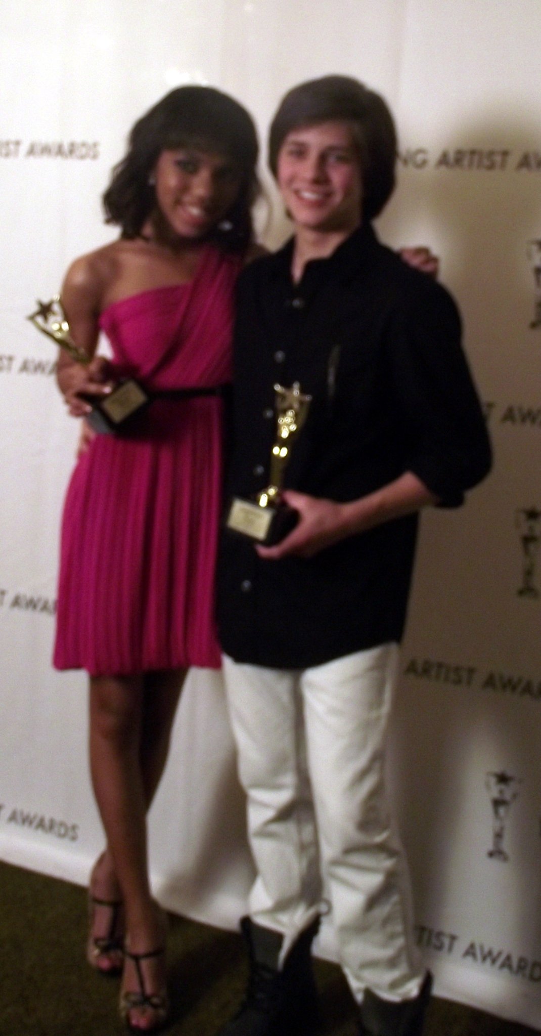 Фото - Тила Данн: 1070x2048 / 219 Кб