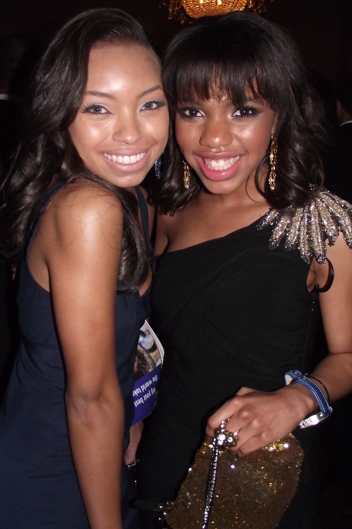 Фото - Тила Данн: 1365x2048 / 340 Кб