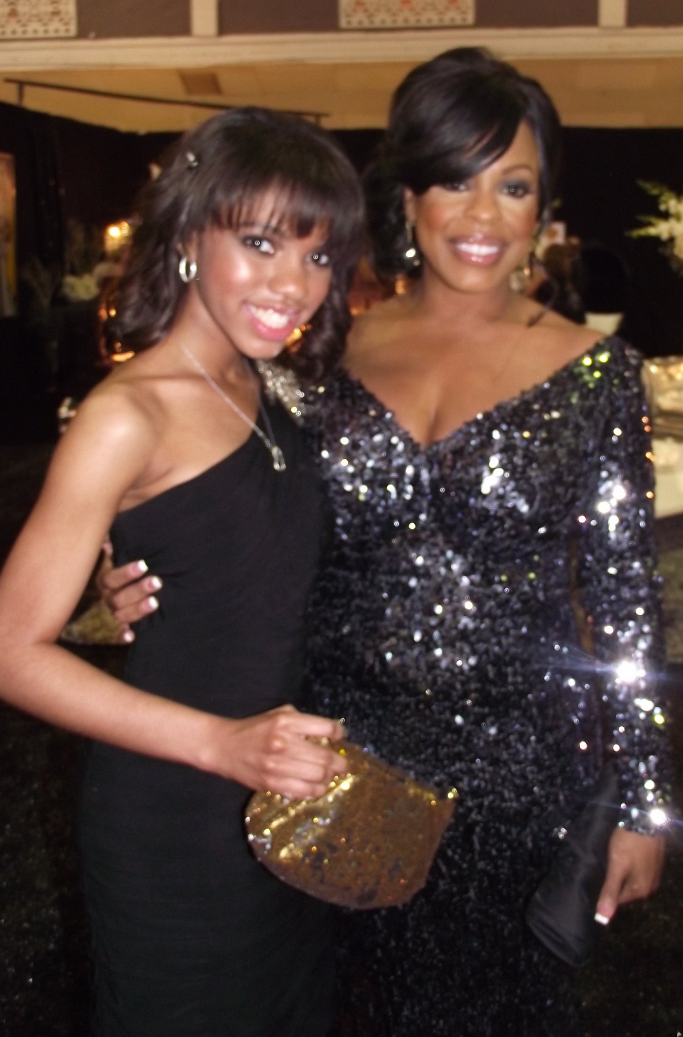 Фото - Тила Данн: 1349x2048 / 289 Кб