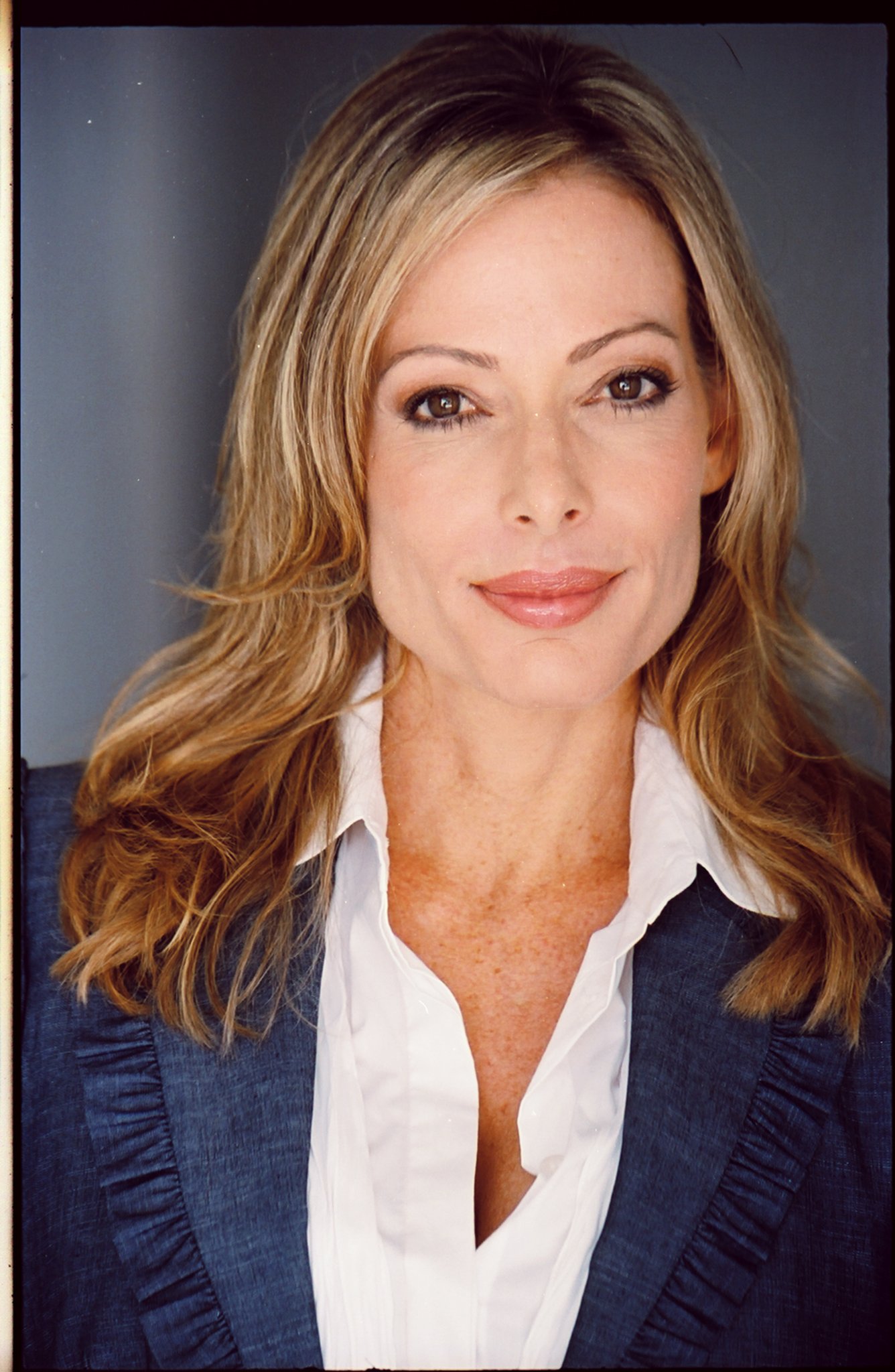 Фото - Дина Дефтериос: 1336x2048 / 353 Кб