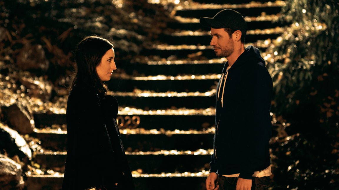 Фото - Зои Листер Джонс: 1152x648 / 110 Кб