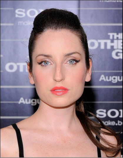 Фото - Зои Листер Джонс: 418x538 / 43 Кб