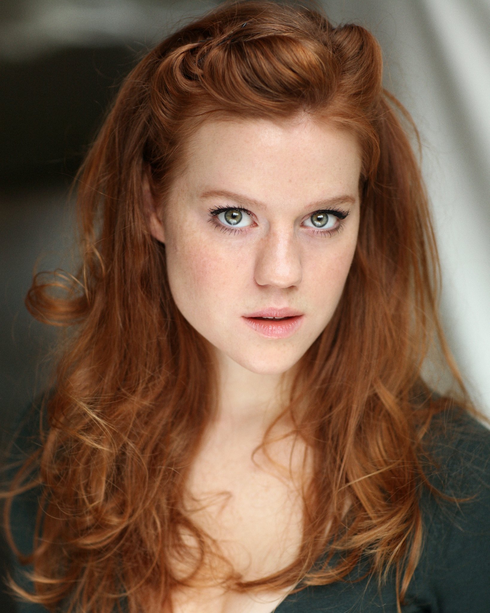 Фото - Кирсти Мэтер: 1638x2048 / 421 Кб