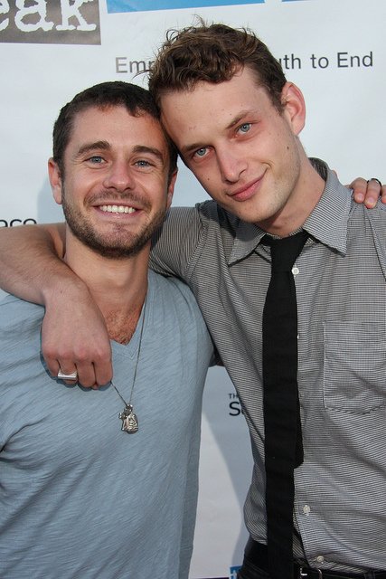 Фото - Ник Терстон: 427x640 / 62 Кб