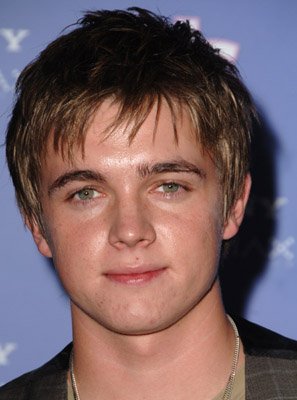 Фото - Джесси МакКартни: 297x400 / 24 Кб