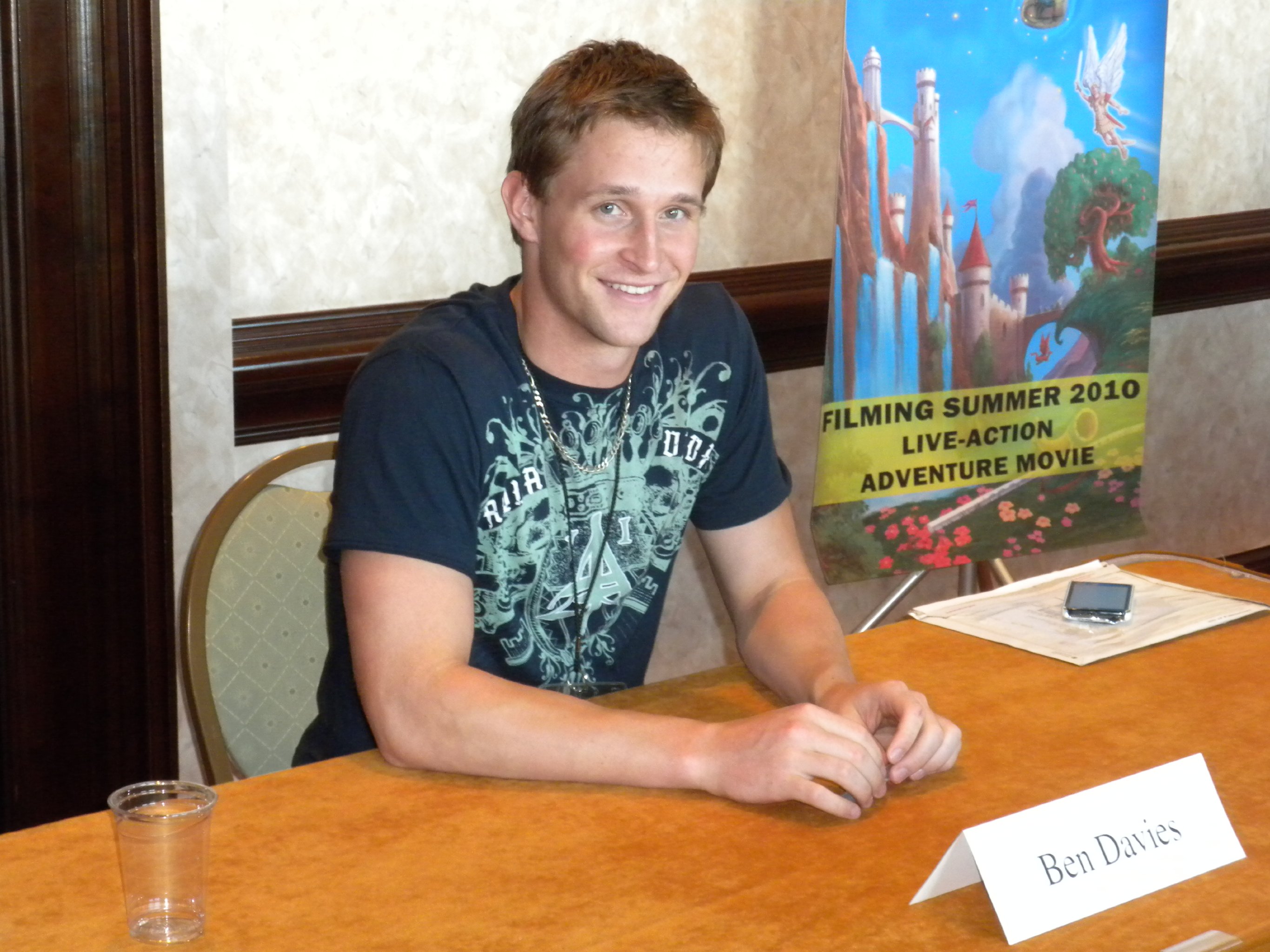 Фото - Бен Дэвис: 2731x2048 / 594 Кб