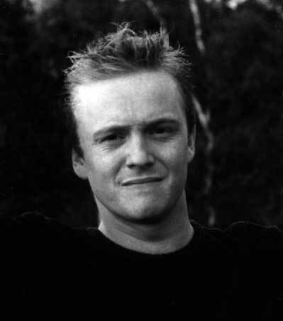 Фото - Кристиан Хенсон: 399x453 / 13 Кб