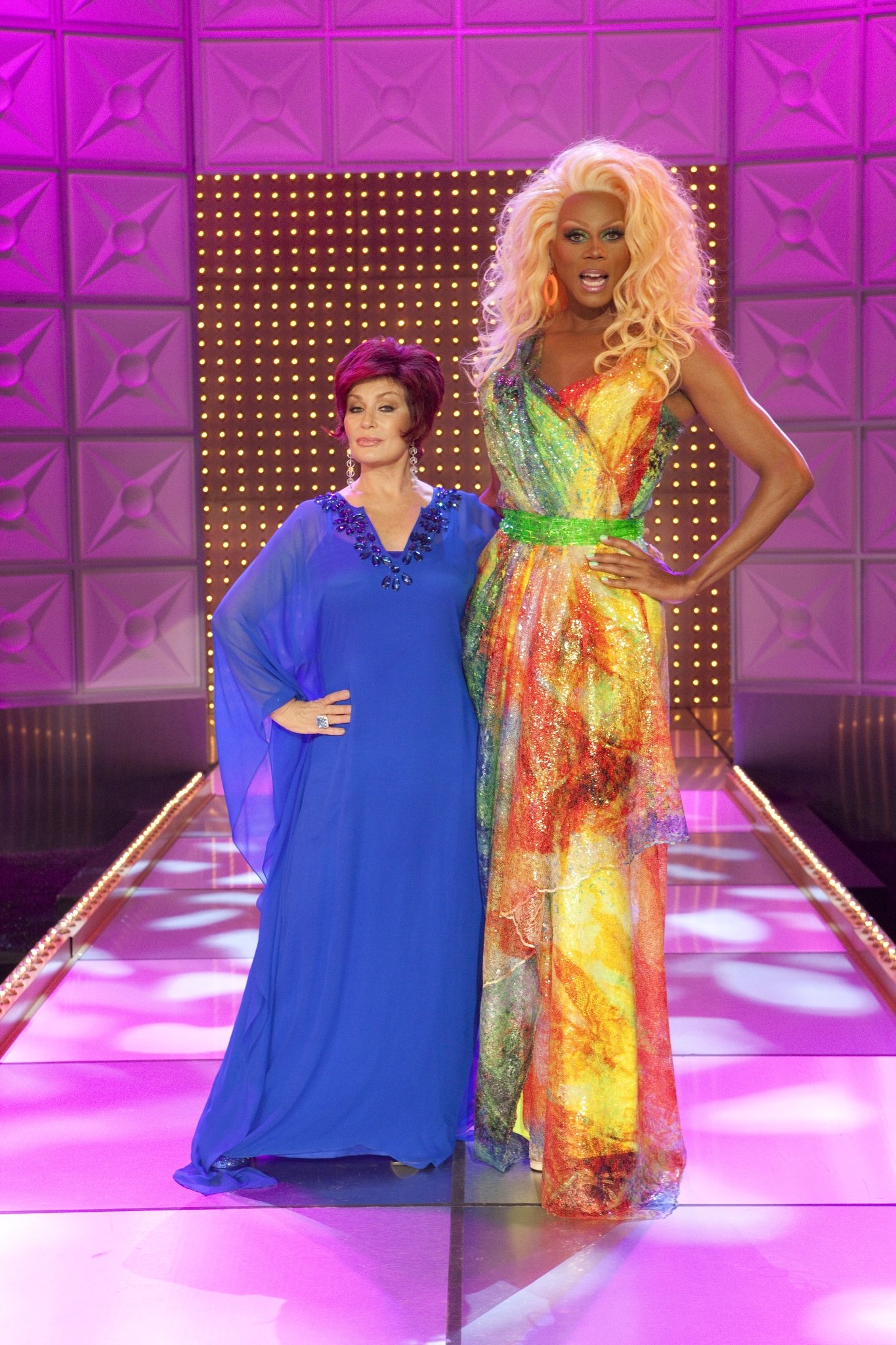 Фото - Шэрон Осборн: 1365x2048 / 533 Кб