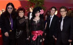 Фото - Шэрон Осборн: 245x150 / 11 Кб