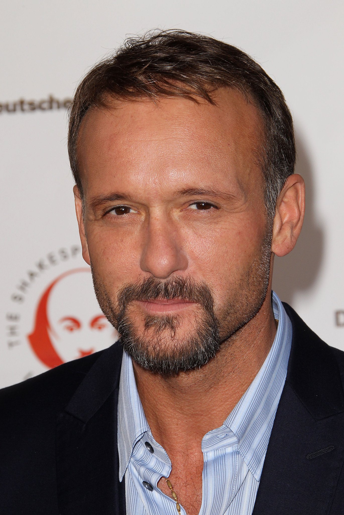 Фото - Тим МакГроу: 1370x2048 / 601 Кб