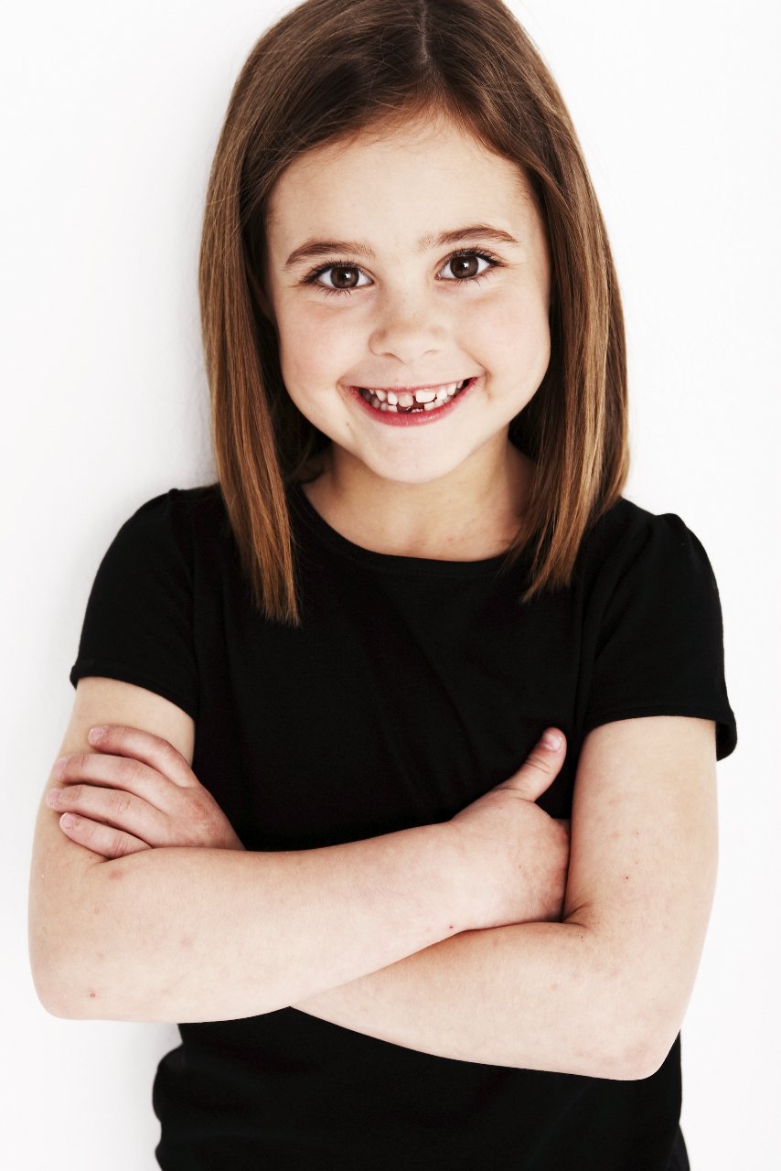 Фото - Люси Хатчинсон: 854x1280 / 116 Кб