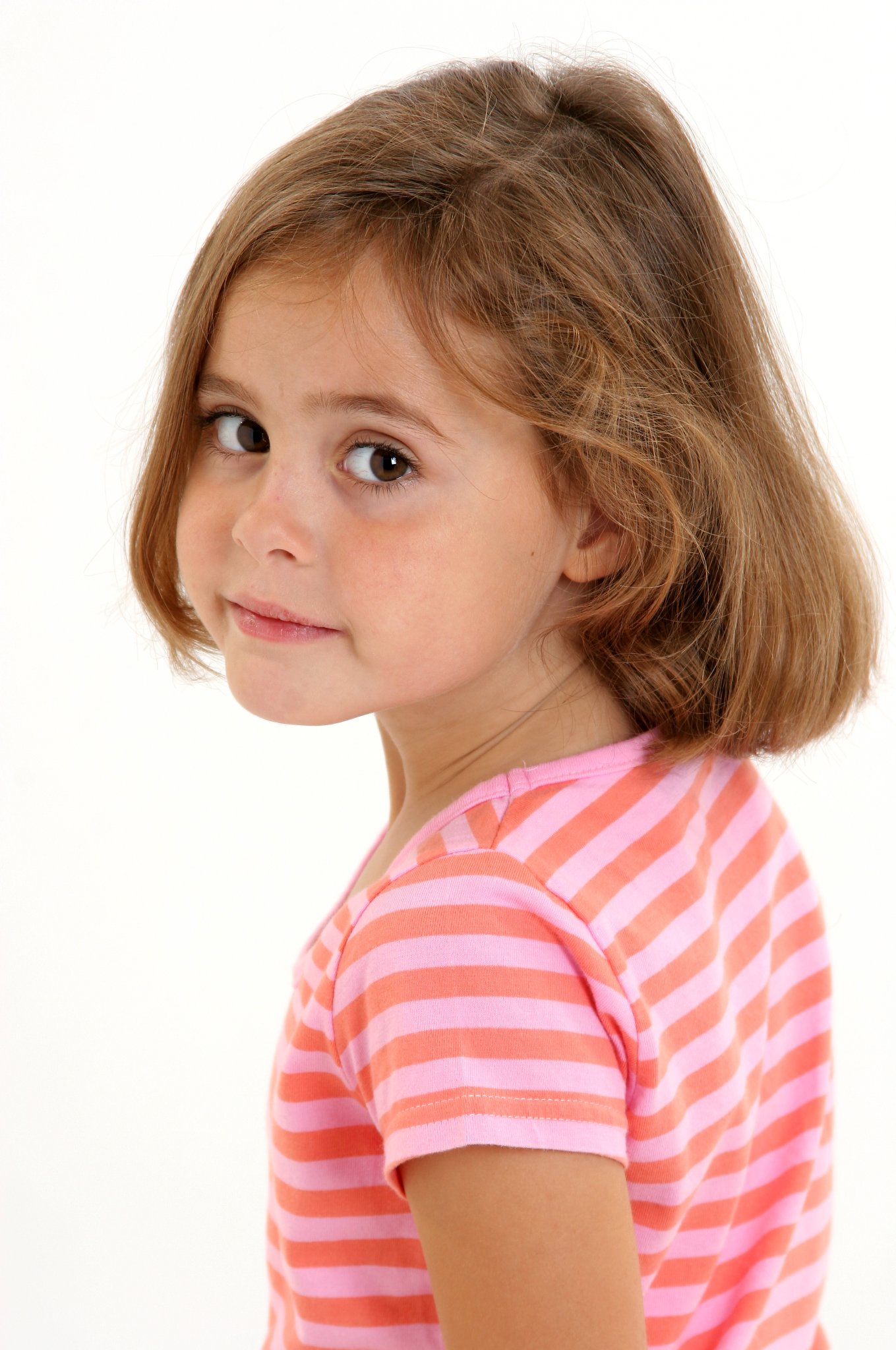 Фото - Люси Хатчинсон: 1359x2048 / 340 Кб