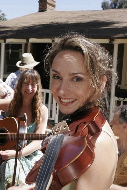 Фото - Элиза Шнайдер: 426x640 / 61 Кб