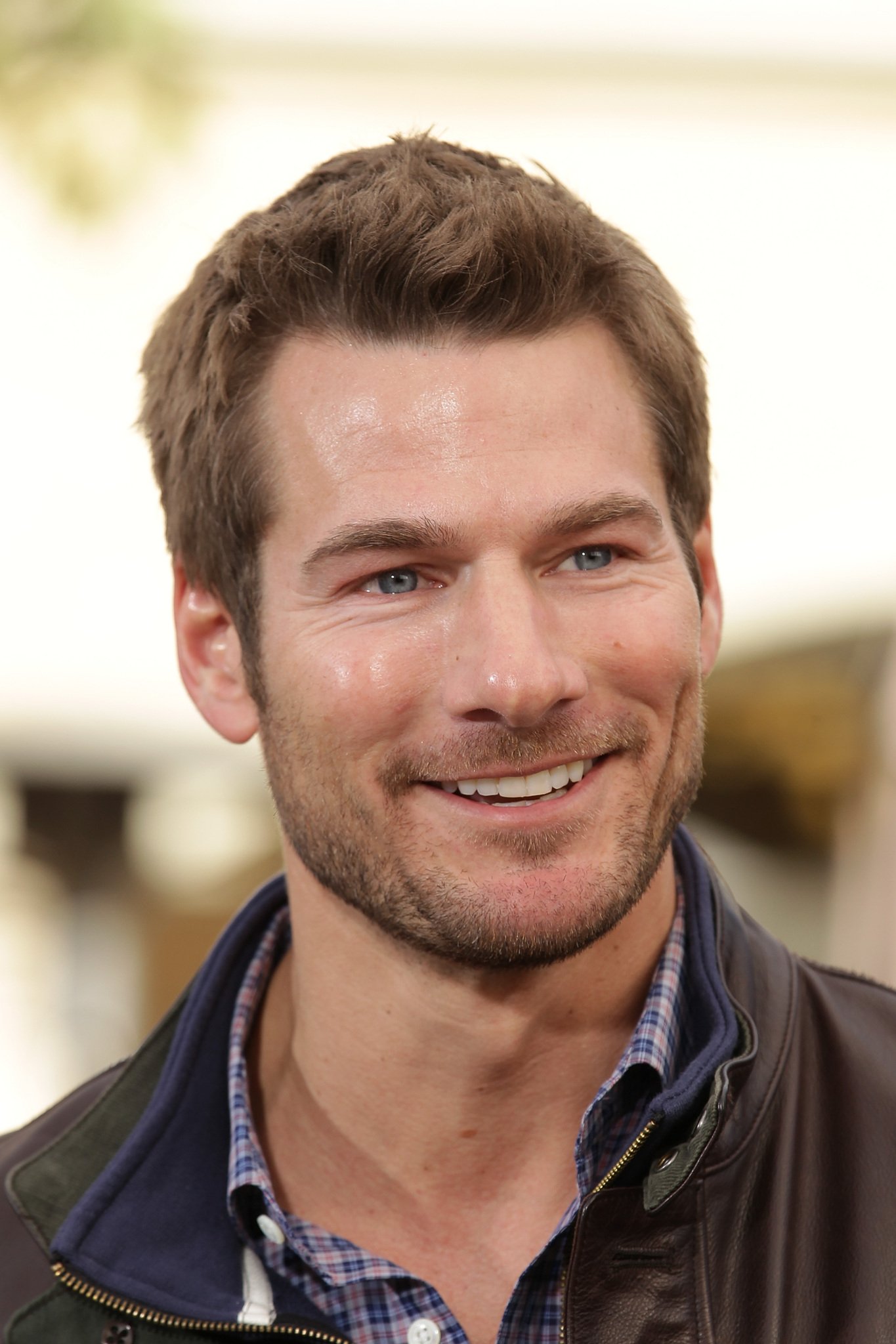 Фото - Брэд Уомак: 1365x2048 / 263 Кб