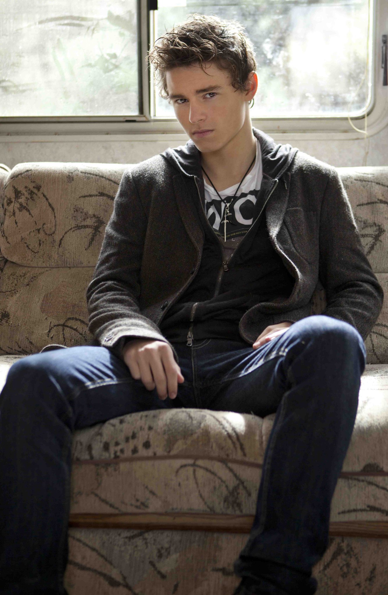 Фото - Каллэн МакОлифф: 1335x2048 / 377 Кб