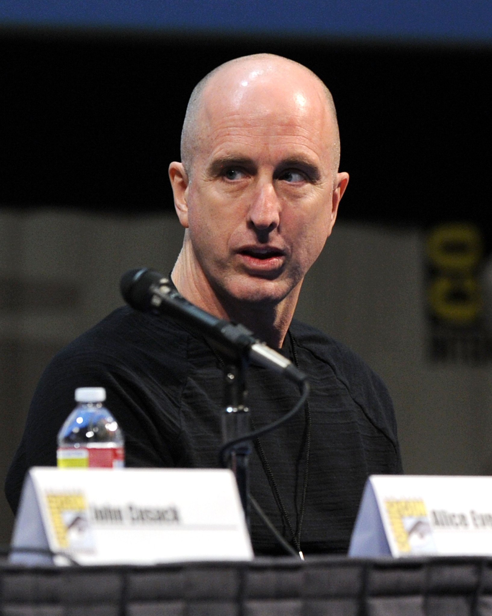 Фото - Джеймс МакТиг: 1634x2048 / 354 Кб