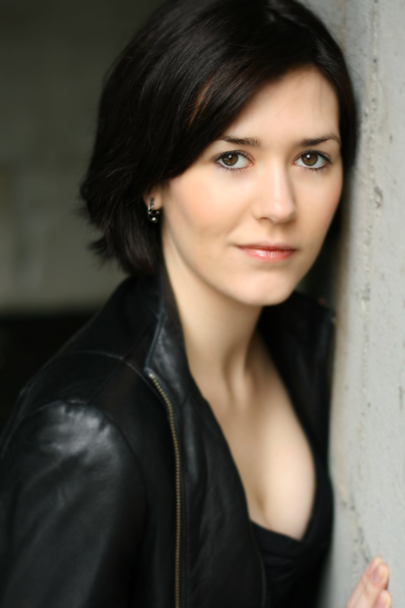 Фото - Лаура Эдкин: 1365x2048 / 141 Кб