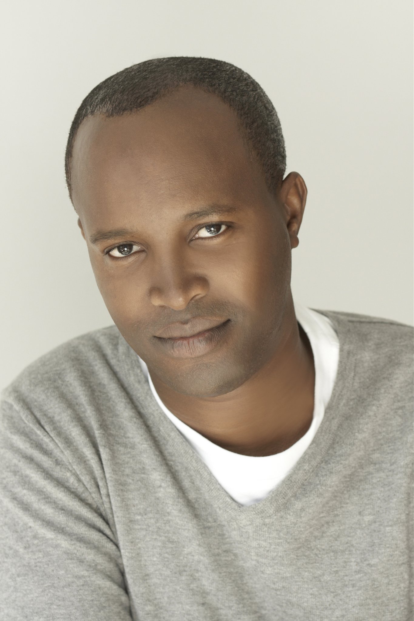 Фото - Джон Мавунго: 1365x2048 / 271 Кб