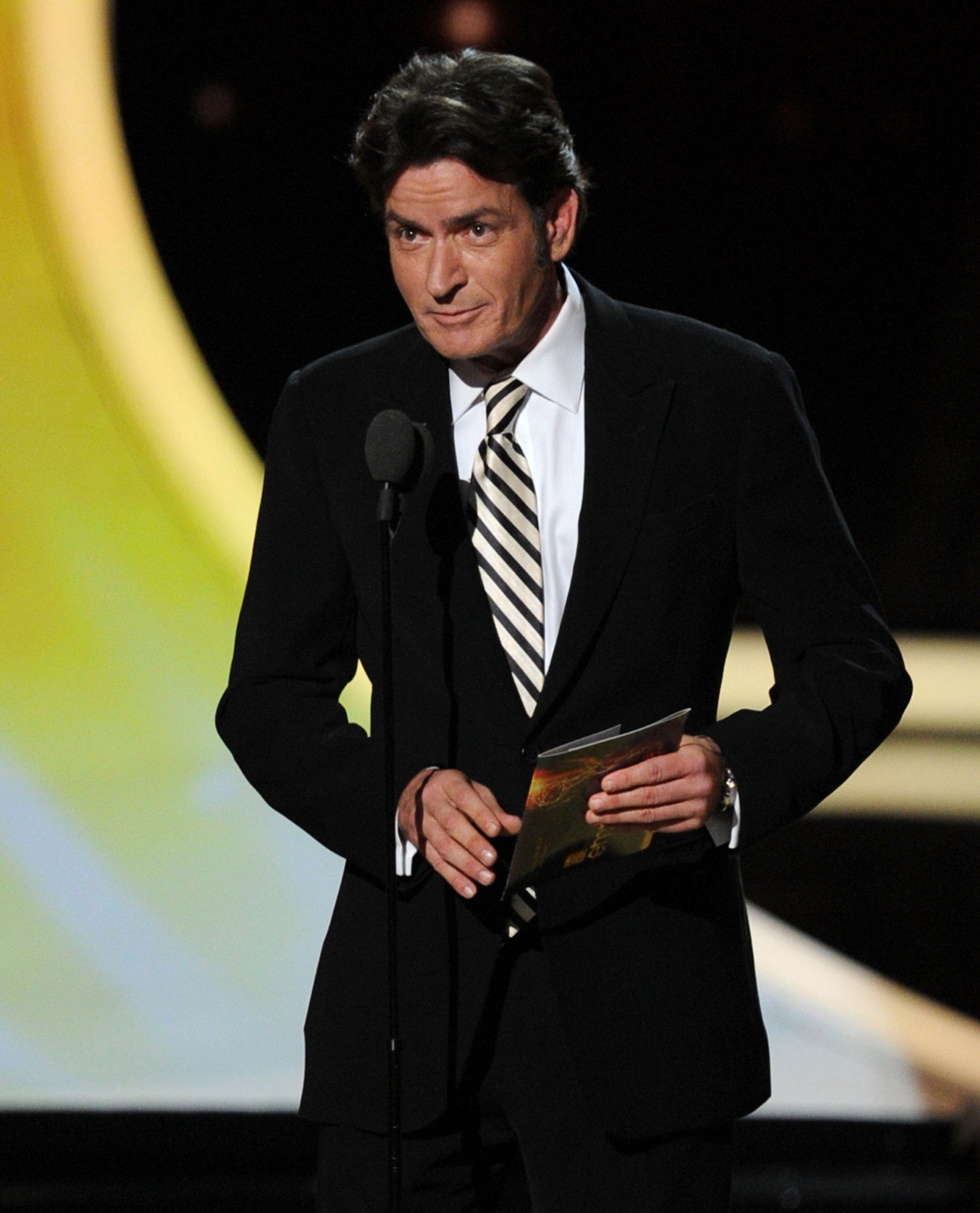 Фото - Чарли Шин: 1655x2048 / 345 Кб