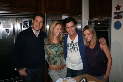 Фото - Чарли Шин: 400x267 / 22 Кб