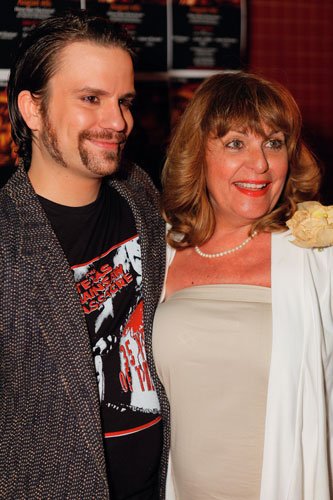 Фото - Тери МакМинн: 333x500 / 43 Кб