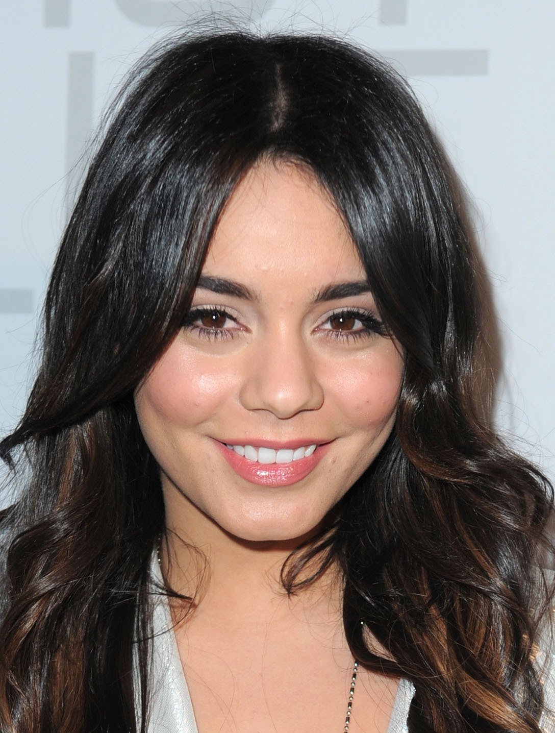 Фото - Ванесса Энн Хадженс: 1088x1436 / 219 Кб