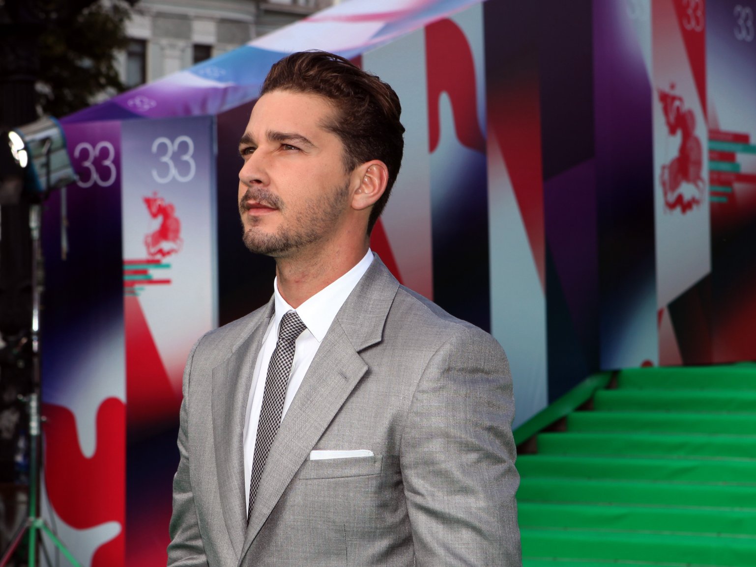 Фото - Шайа ЛаБаф: 1538x1155 / 213 Кб