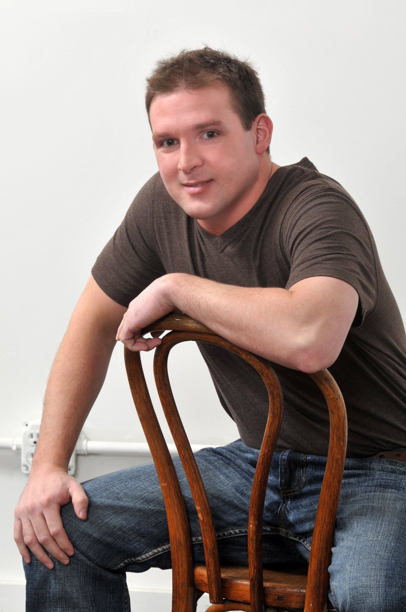 Фото - Эндрю Нелисс: 1360x2048 / 369 Кб