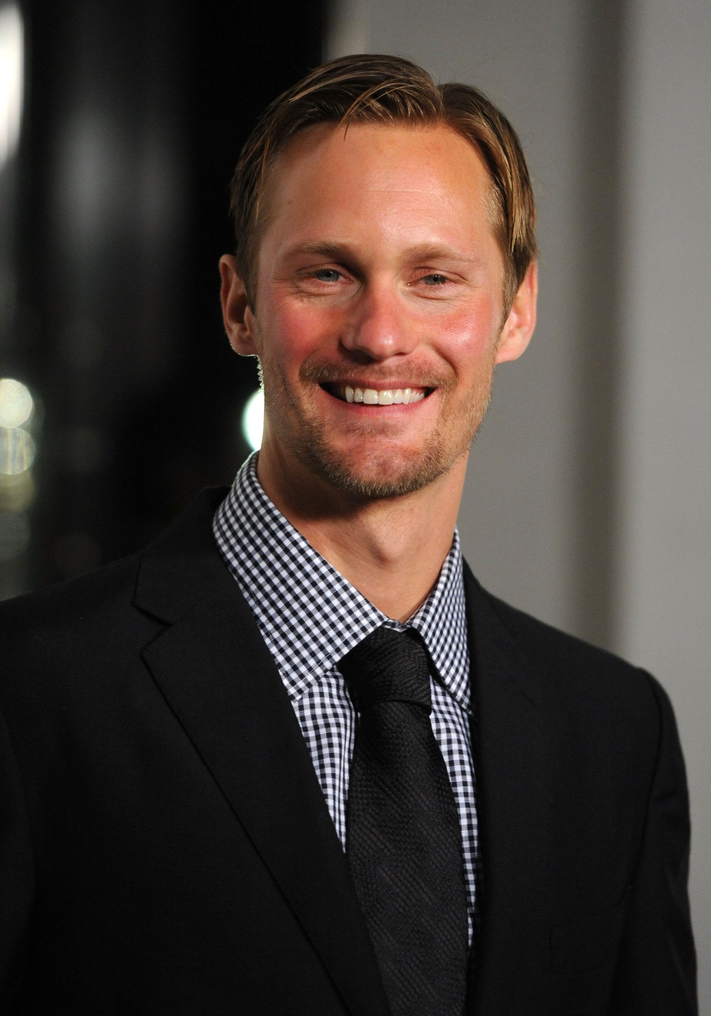 Фото - Александр Скарсгард: 1432x2048 / 398 Кб