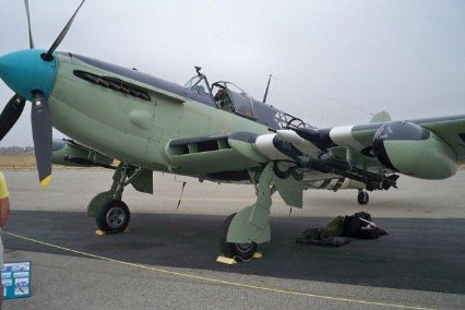 Фото - Клэй Холл: 426x284 / 25 Кб