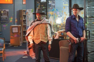 Фото - Джоэл МакХэйл: 399x265 / 28 Кб