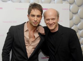 Фото - Тимоти Гринфилд-Сандерс: 294x216 / 12 Кб